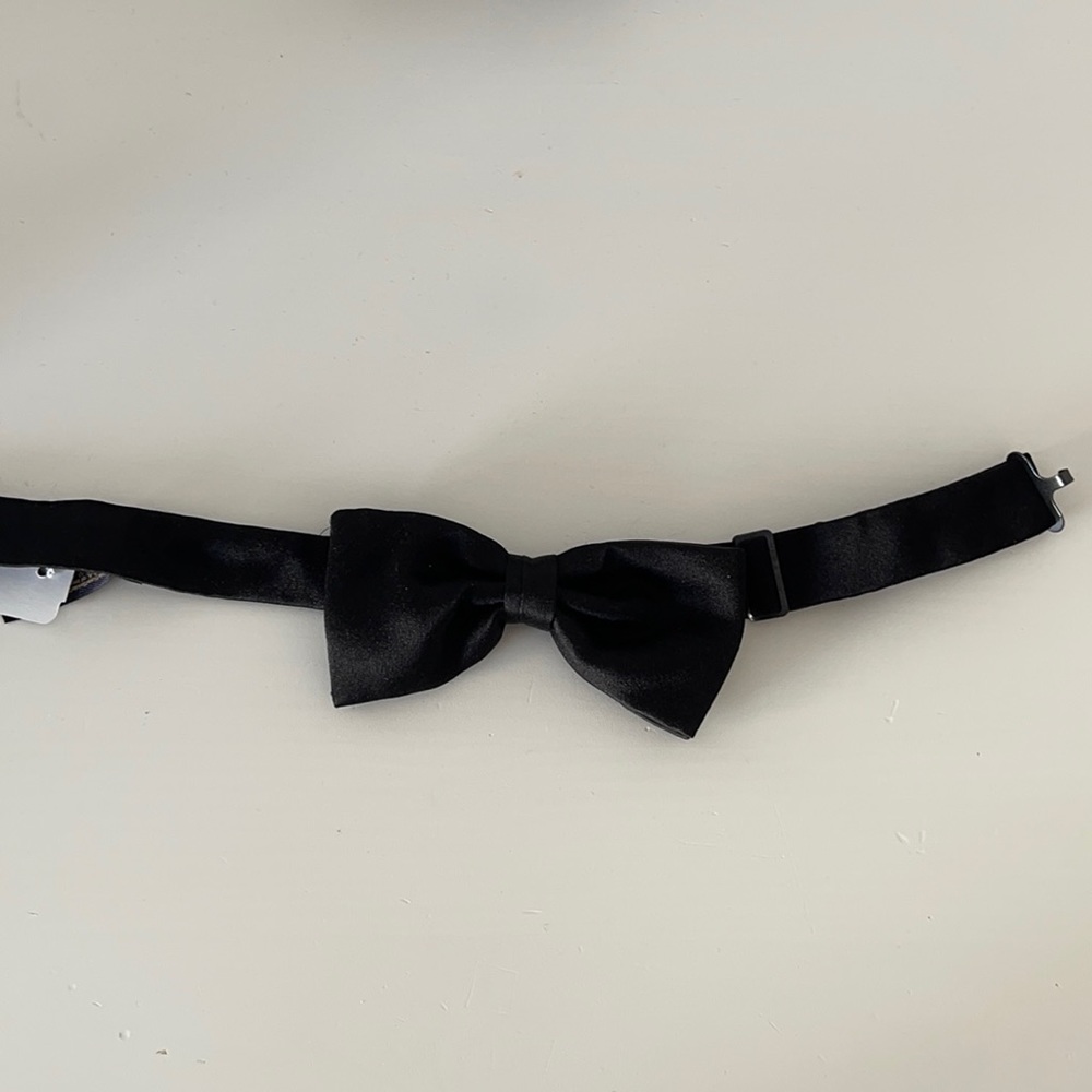 Brooks Brothers boys black bow tie. Brand new!